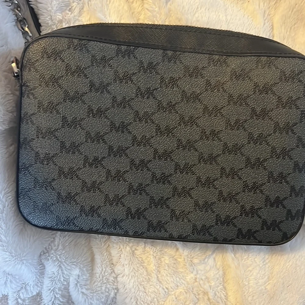 🖤🤍Authentic Michael Kors jet set large chain strap crossbody bag 🖤🤍 - Picture 3 of 13